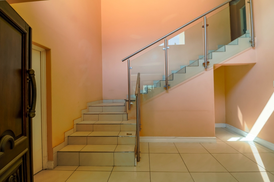 5 Bedroom Property for Sale in Lonehill Gauteng
