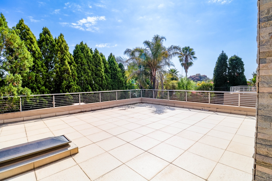 5 Bedroom Property for Sale in Lonehill Gauteng