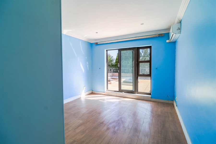5 Bedroom Property for Sale in Lonehill Gauteng