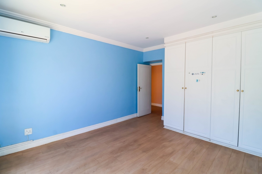 5 Bedroom Property for Sale in Lonehill Gauteng