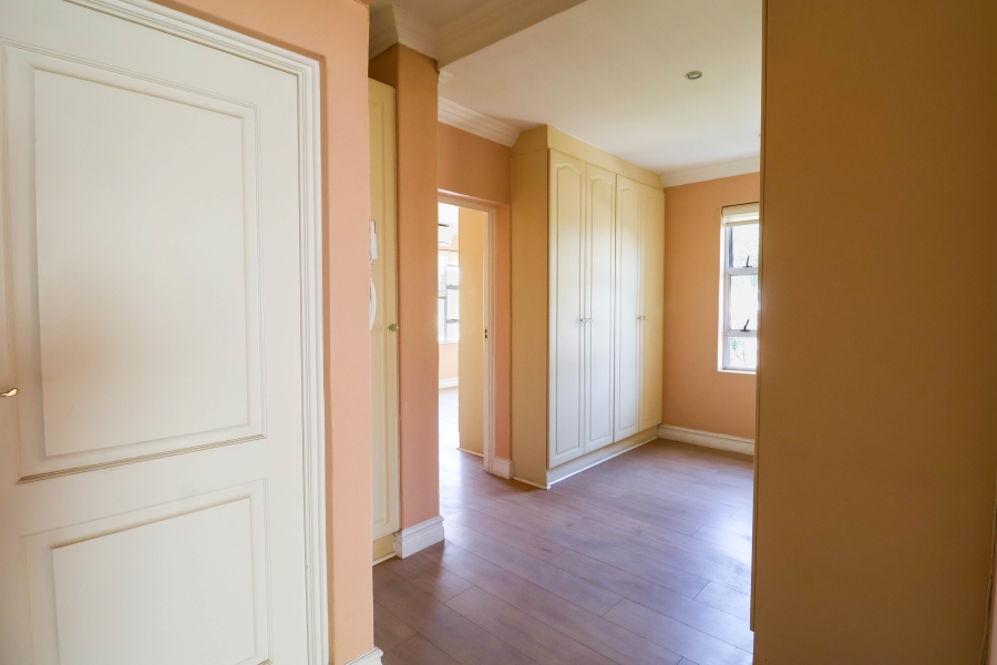 5 Bedroom Property for Sale in Lonehill Gauteng
