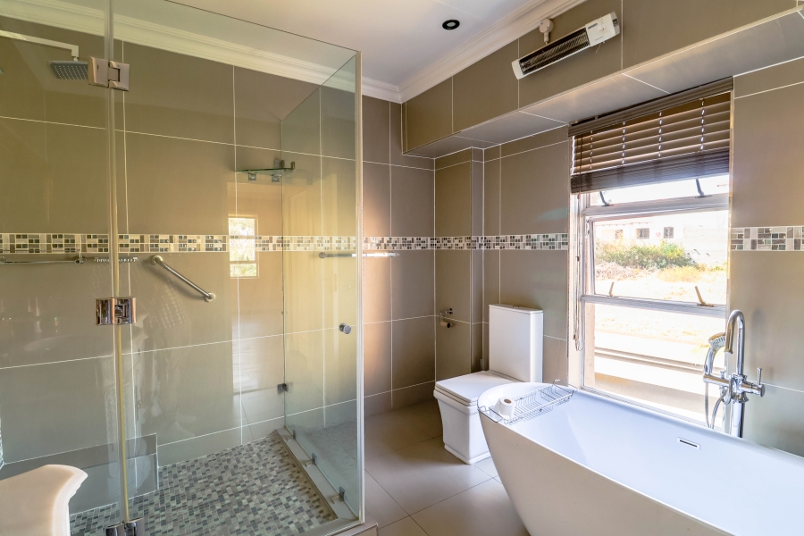 5 Bedroom Property for Sale in Lonehill Gauteng