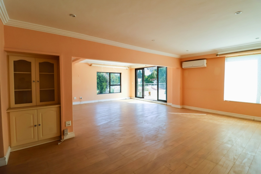 5 Bedroom Property for Sale in Lonehill Gauteng