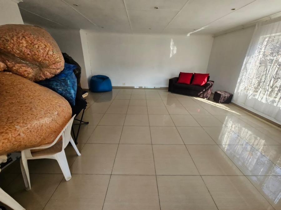 4 Bedroom Property for Sale in General Albertspark Gauteng