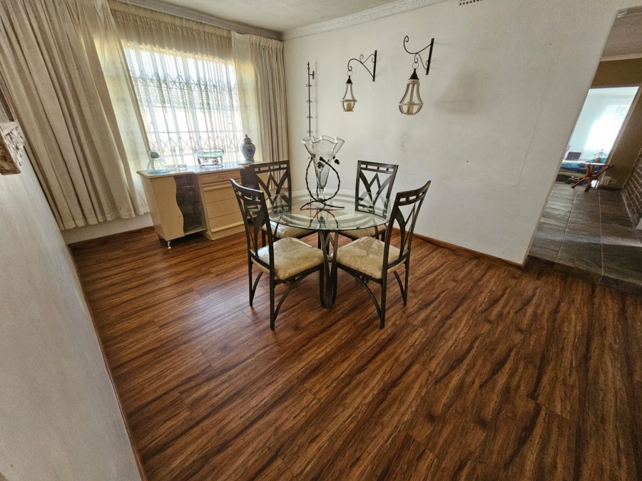 4 Bedroom Property for Sale in General Albertspark Gauteng