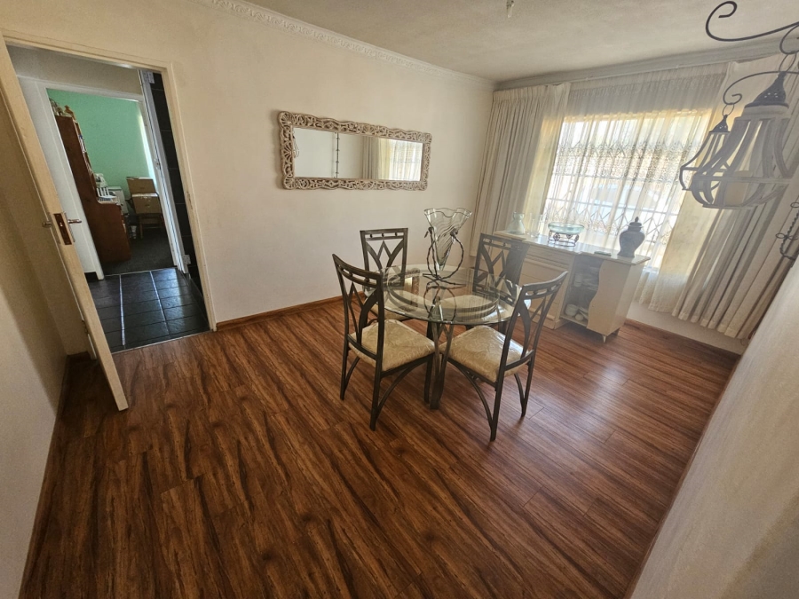 4 Bedroom Property for Sale in General Albertspark Gauteng