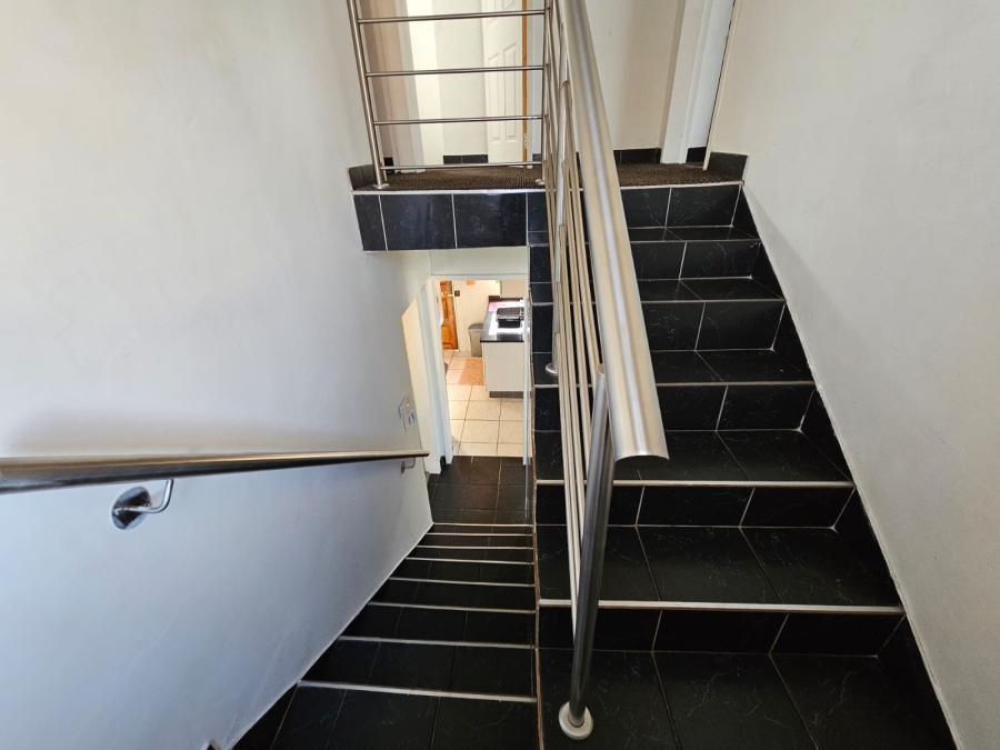 4 Bedroom Property for Sale in General Albertspark Gauteng