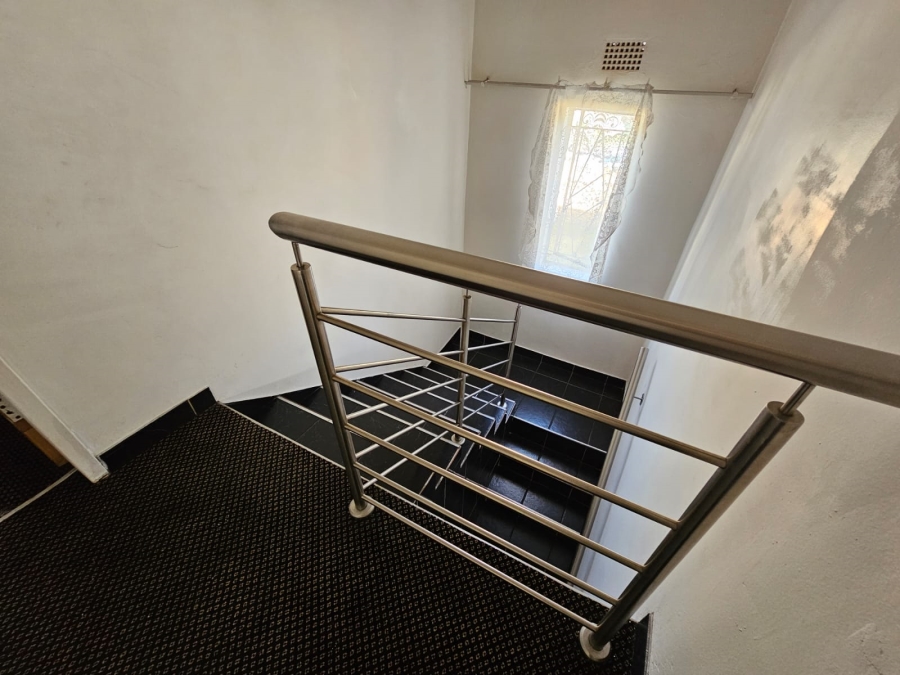 4 Bedroom Property for Sale in General Albertspark Gauteng