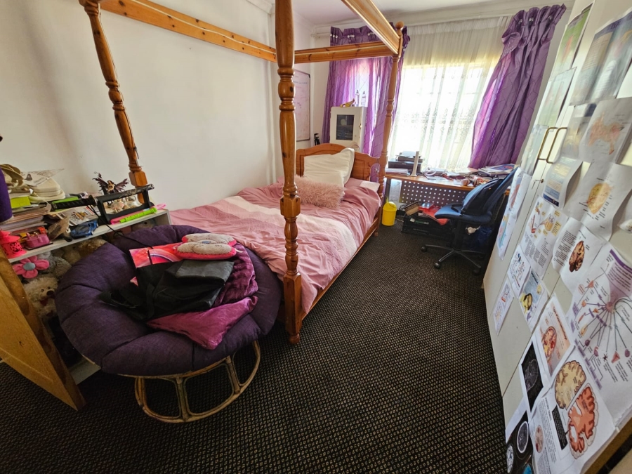 4 Bedroom Property for Sale in General Albertspark Gauteng
