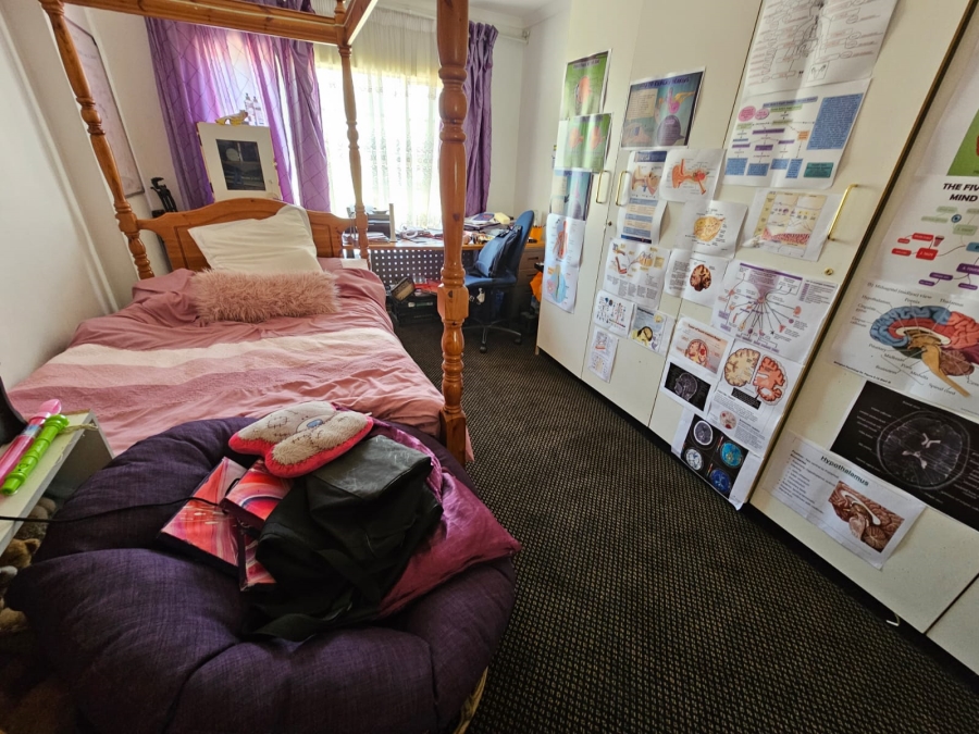 4 Bedroom Property for Sale in General Albertspark Gauteng