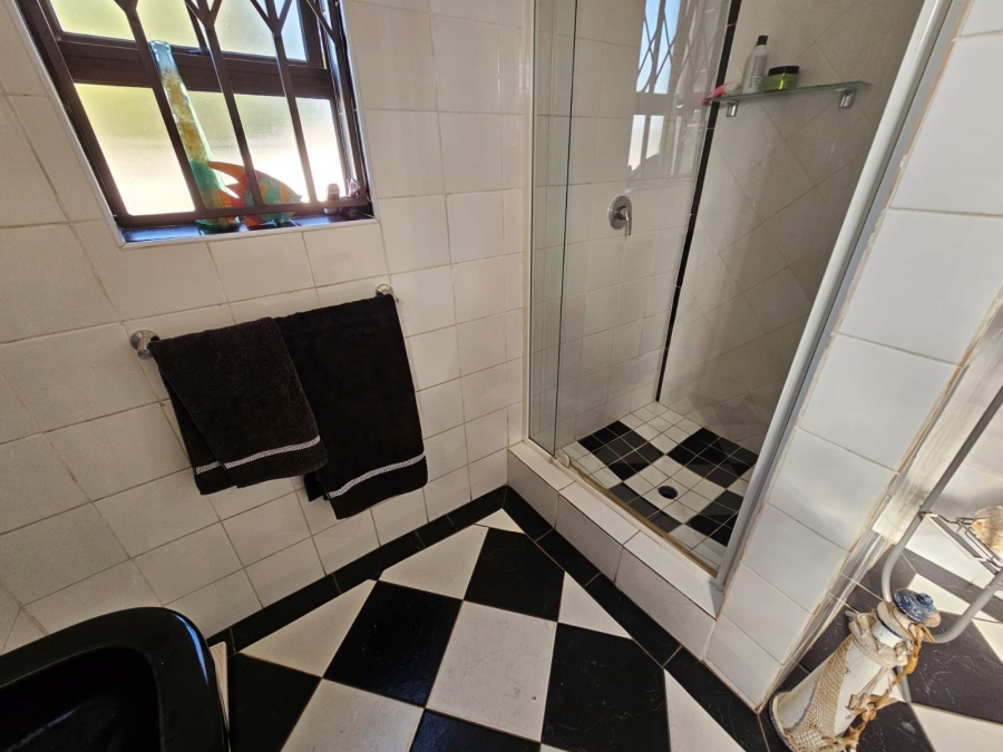4 Bedroom Property for Sale in General Albertspark Gauteng