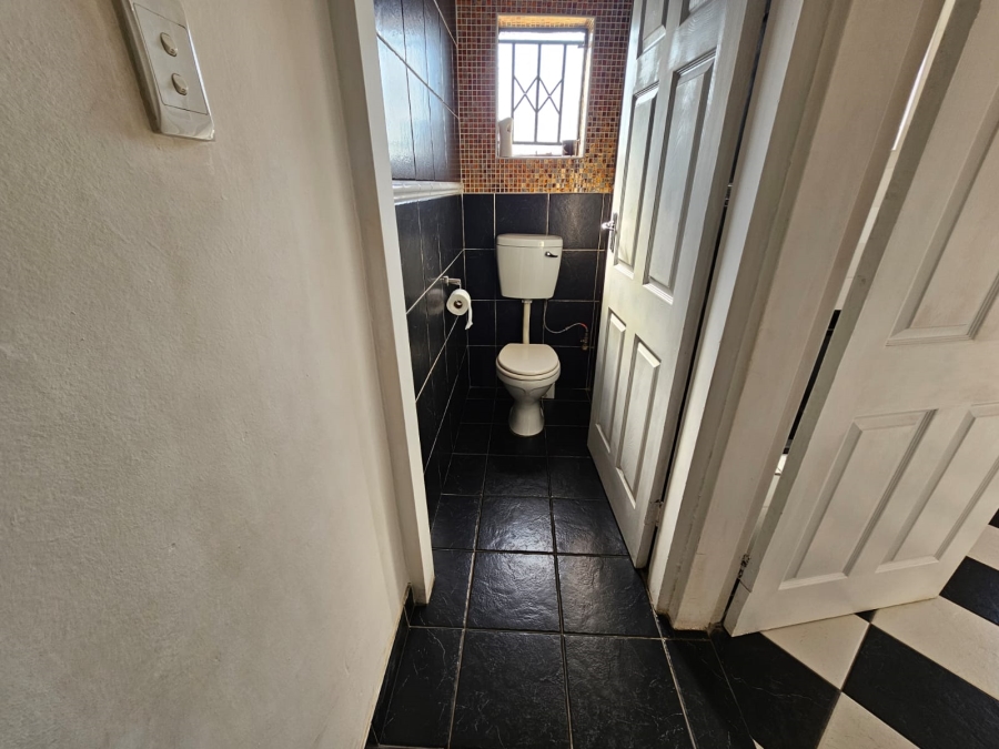 4 Bedroom Property for Sale in General Albertspark Gauteng