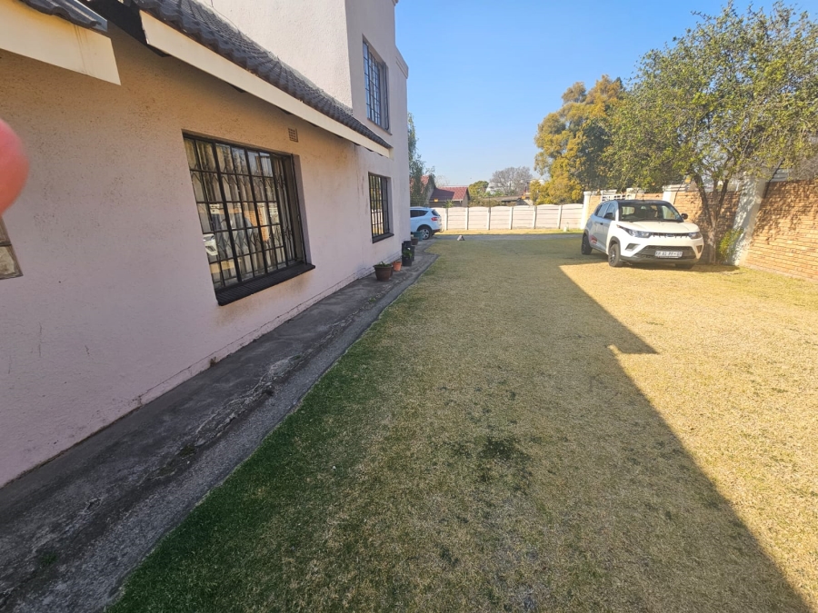 4 Bedroom Property for Sale in General Albertspark Gauteng