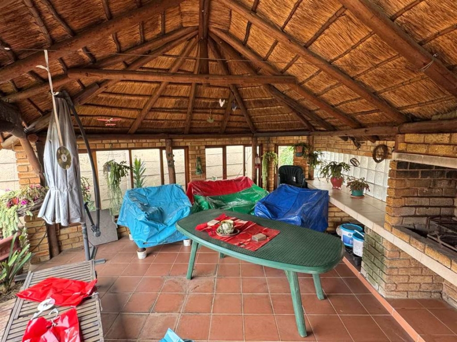 4 Bedroom Property for Sale in Verwoerdpark Gauteng
