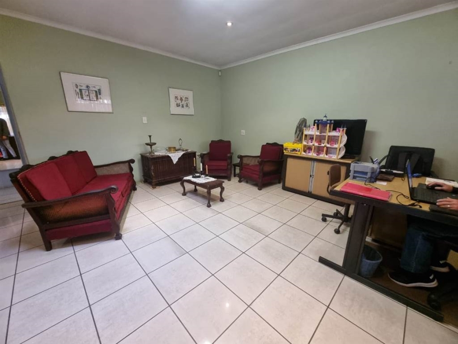 4 Bedroom Property for Sale in Verwoerdpark Gauteng