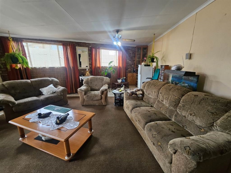 4 Bedroom Property for Sale in Verwoerdpark Gauteng