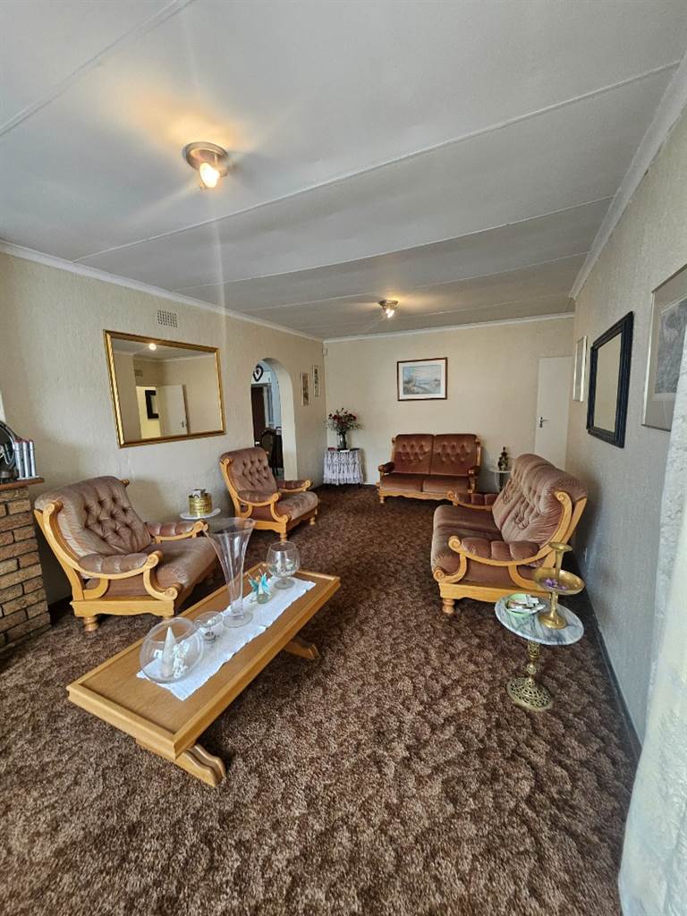 4 Bedroom Property for Sale in Verwoerdpark Gauteng