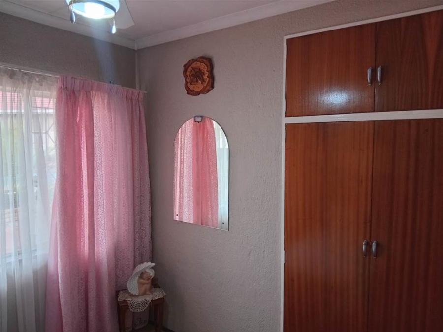 4 Bedroom Property for Sale in Verwoerdpark Gauteng