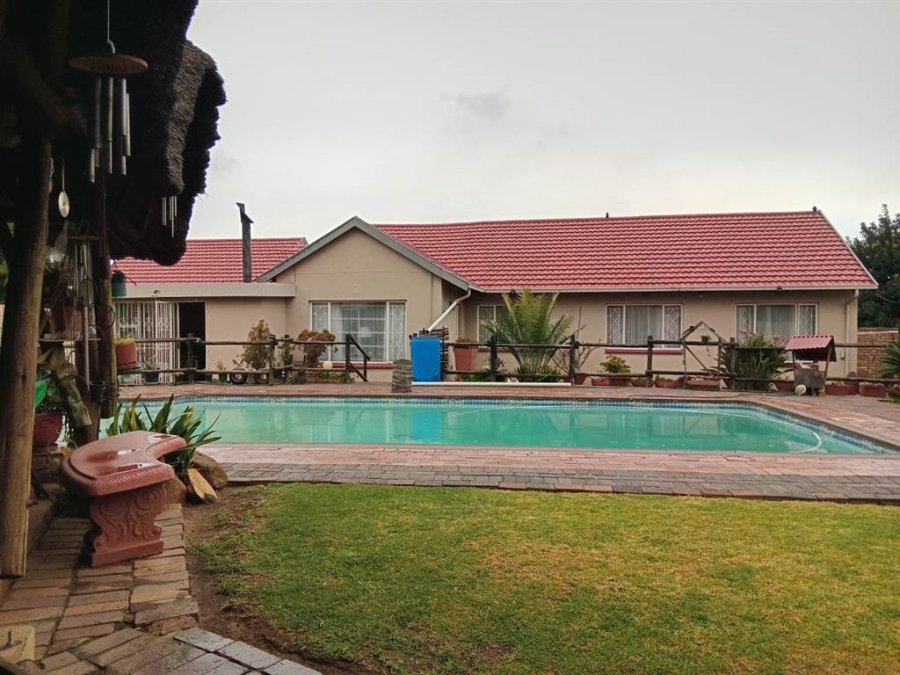 4 Bedroom Property for Sale in Verwoerdpark Gauteng