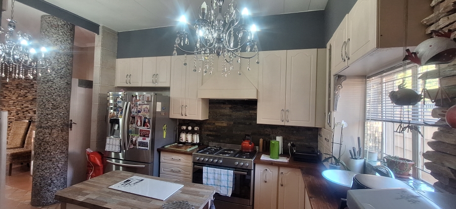 4 Bedroom Property for Sale in Rant En Dal Gauteng