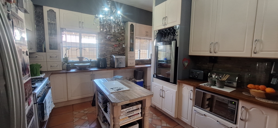 4 Bedroom Property for Sale in Rant En Dal Gauteng
