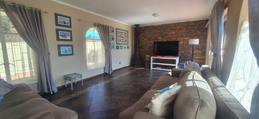 4 Bedroom Property for Sale in Rant En Dal Gauteng