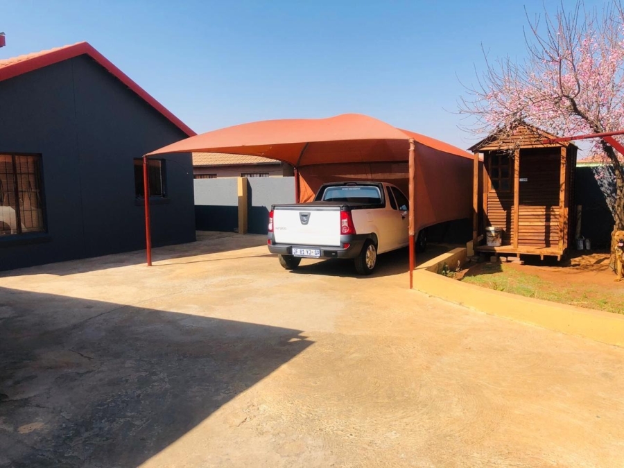 2 Bedroom Property for Sale in Protea Glen Gauteng