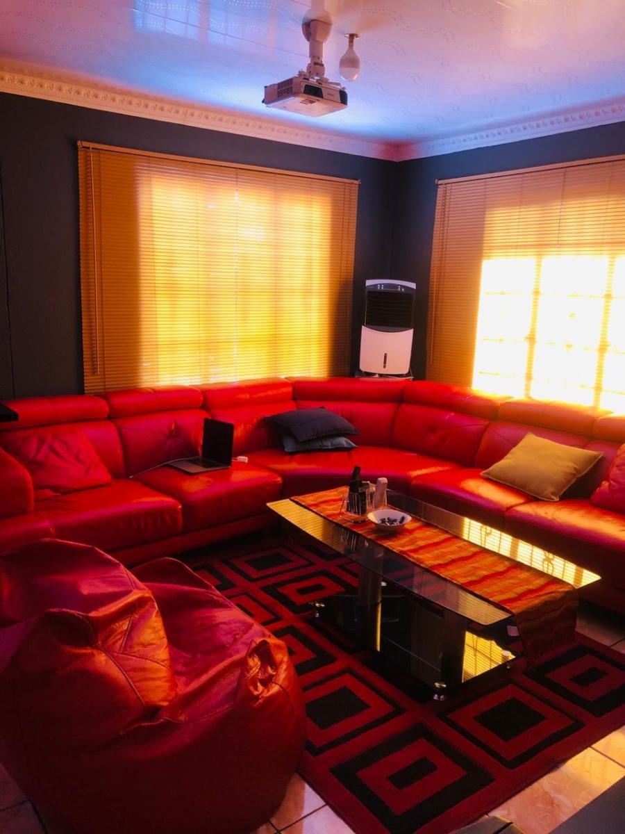 2 Bedroom Property for Sale in Protea Glen Gauteng
