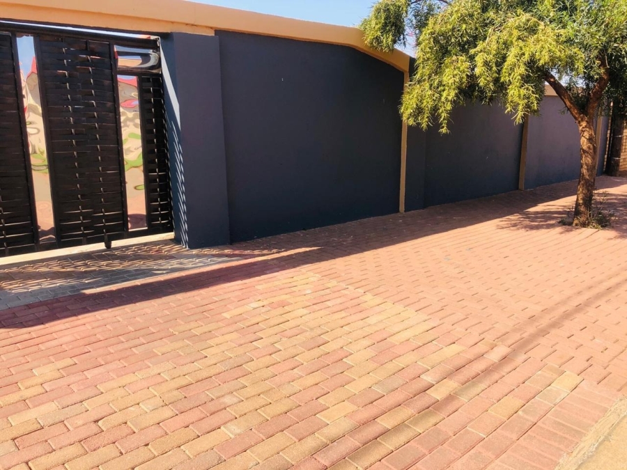 2 Bedroom Property for Sale in Protea Glen Gauteng
