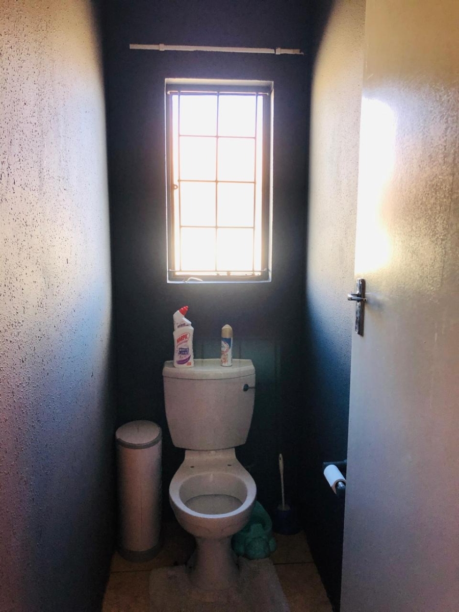 2 Bedroom Property for Sale in Protea Glen Gauteng