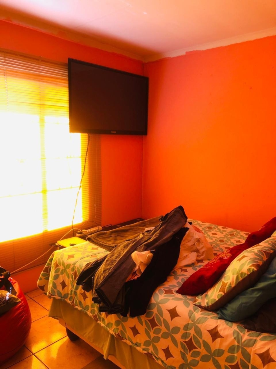 2 Bedroom Property for Sale in Protea Glen Gauteng