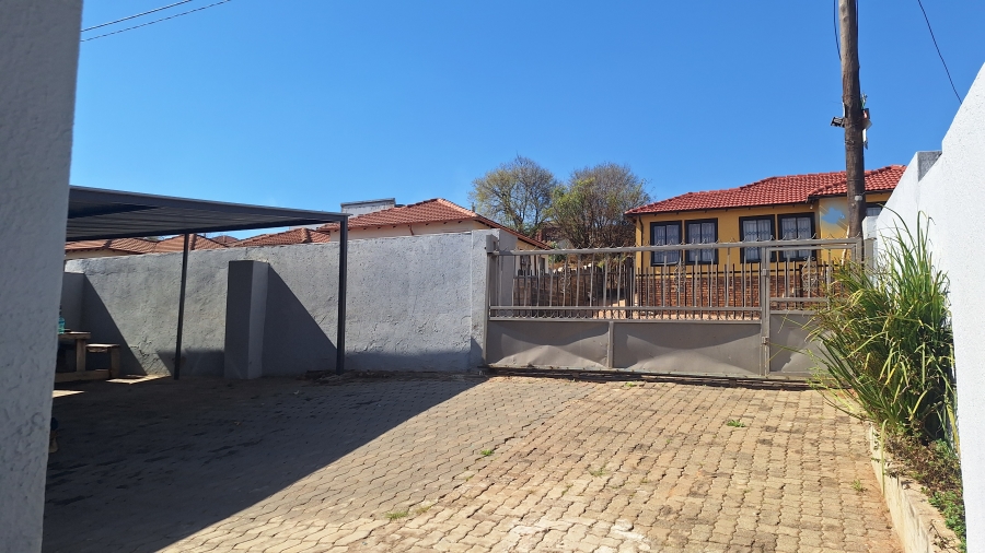 3 Bedroom Property for Sale in Clayville East Gauteng