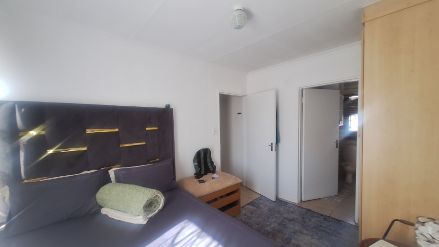 3 Bedroom Property for Sale in Clayville East Gauteng