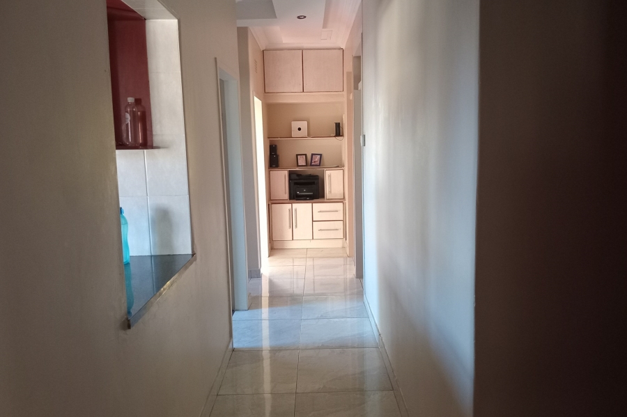 To Let 3 Bedroom Property for Rent in Lombardy East Gauteng