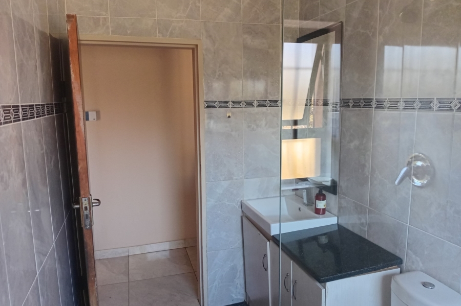 To Let 3 Bedroom Property for Rent in Lombardy East Gauteng