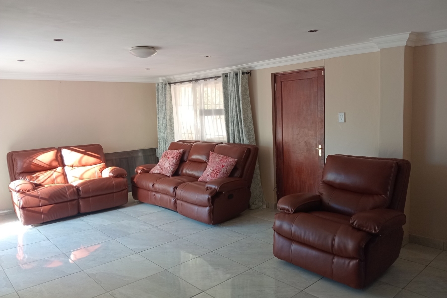 To Let 3 Bedroom Property for Rent in Lombardy East Gauteng