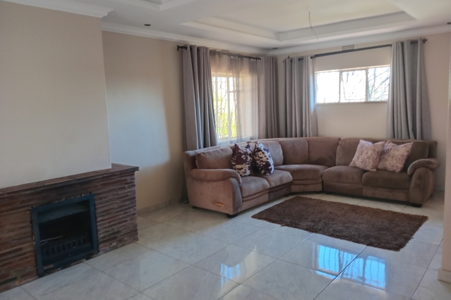 To Let 3 Bedroom Property for Rent in Lombardy East Gauteng