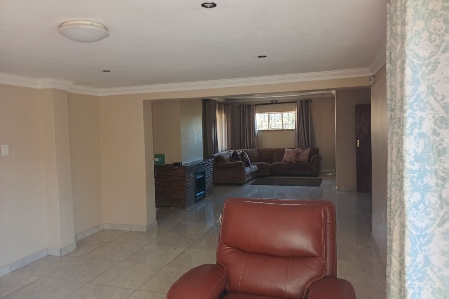 To Let 3 Bedroom Property for Rent in Lombardy East Gauteng