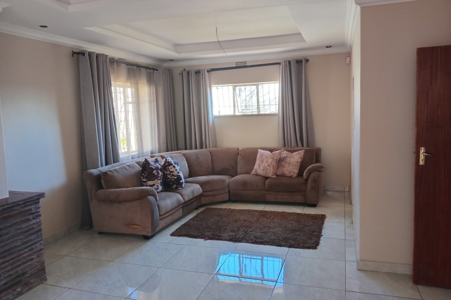 To Let 3 Bedroom Property for Rent in Lombardy East Gauteng