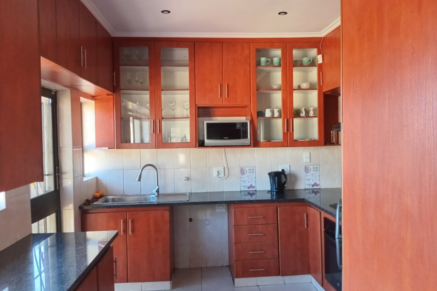 To Let 3 Bedroom Property for Rent in Lombardy East Gauteng