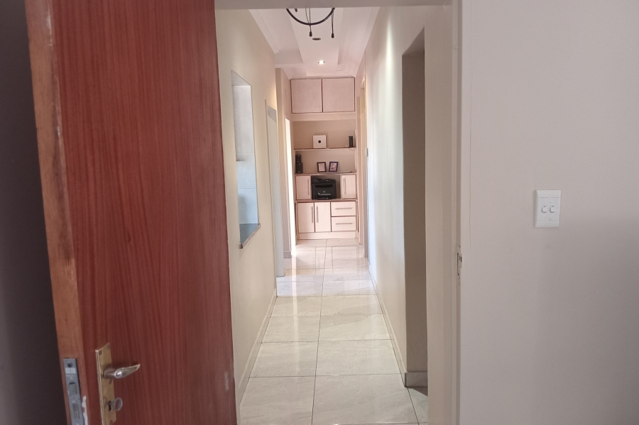To Let 3 Bedroom Property for Rent in Lombardy East Gauteng