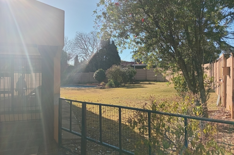 To Let 3 Bedroom Property for Rent in Lombardy East Gauteng
