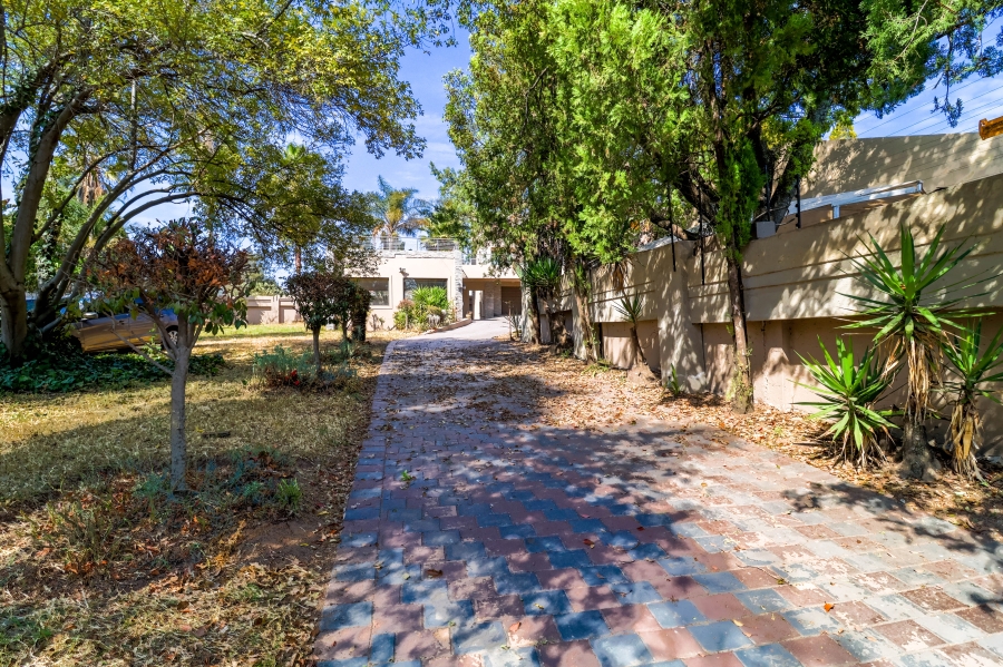 To Let 5 Bedroom Property for Rent in Lonehill Gauteng