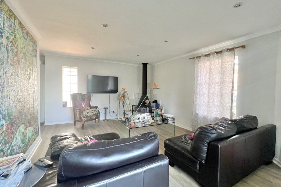 To Let 3 Bedroom Property for Rent in Benmore Gardens Gauteng