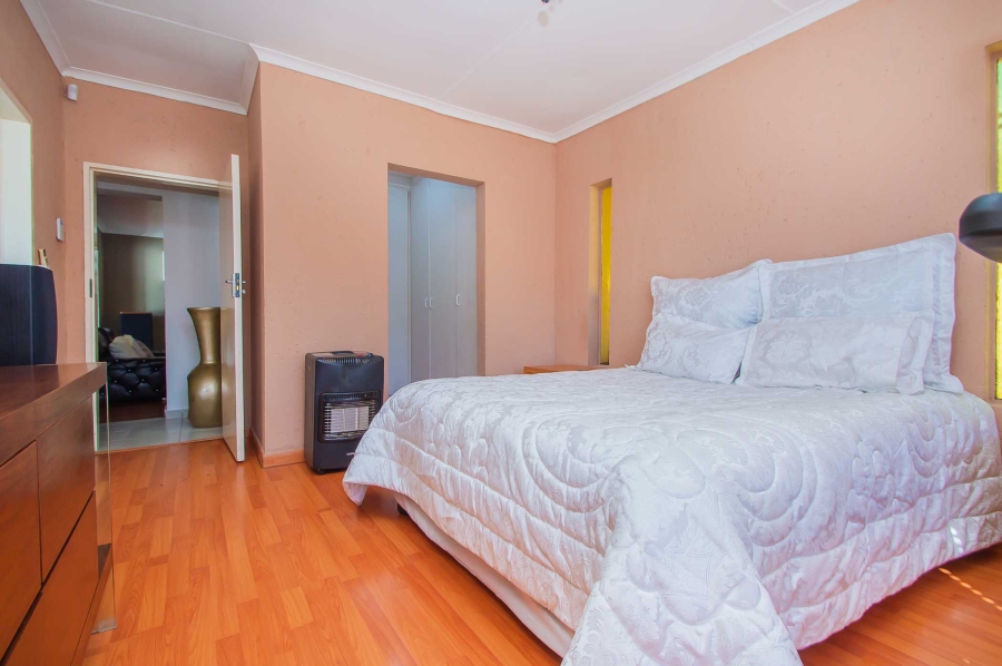 4 Bedroom Property for Sale in Noordheuwel Gauteng