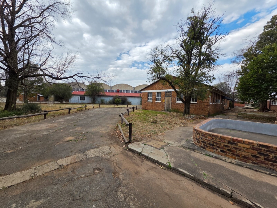 To Let commercial Property for Rent in Leeuwkuil Gauteng