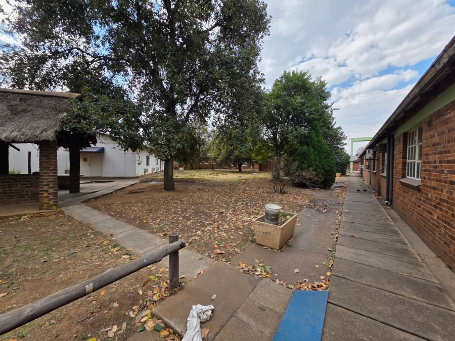 To Let commercial Property for Rent in Leeuwkuil Gauteng