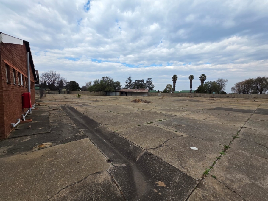 To Let commercial Property for Rent in Leeuwkuil Gauteng