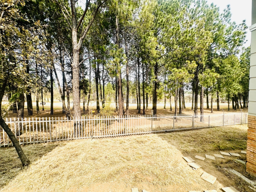 To Let commercial Property for Rent in Woodmead Gauteng