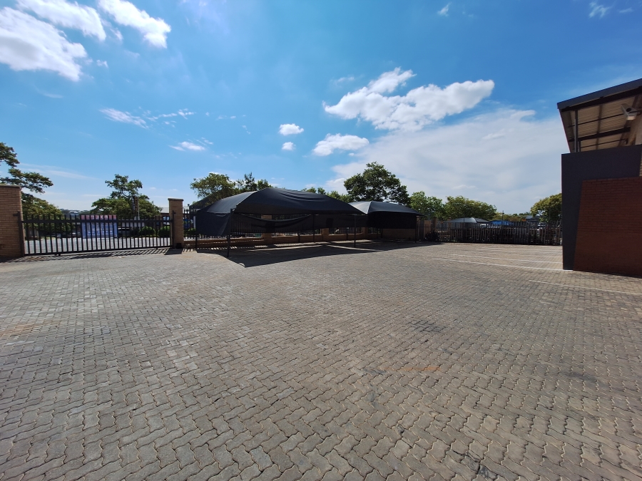 To Let commercial Property for Rent in North Riding Gauteng